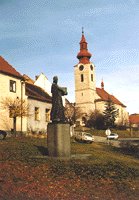 socha Jana Husa a kostel svatho Ke