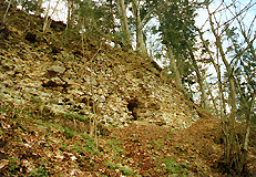 zbytky zdiva hradu Pbnice